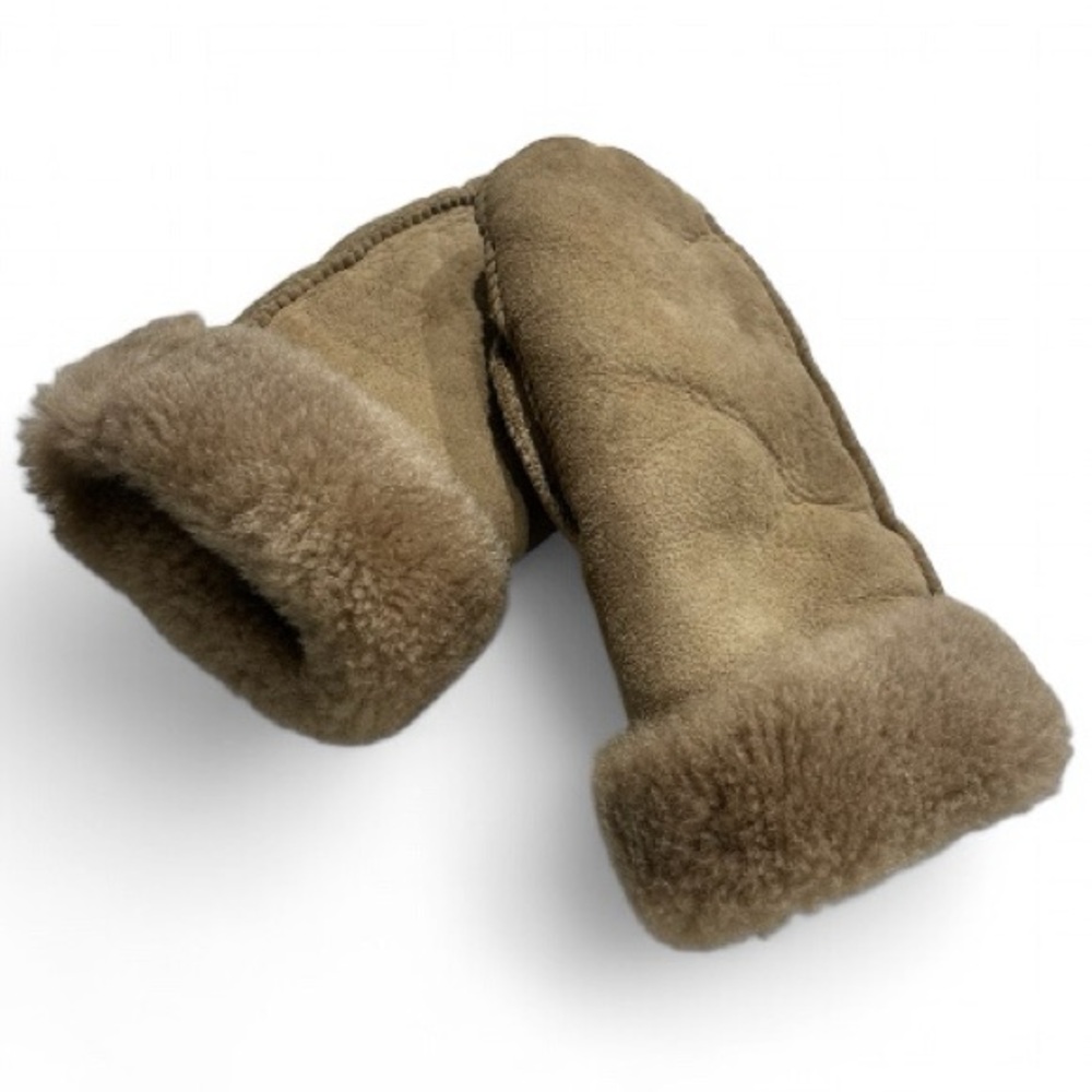 Elegant Tan Shearling Mittens